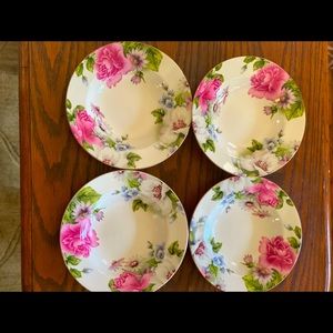 Set of 4 beautiful floral rimmed soup bowls